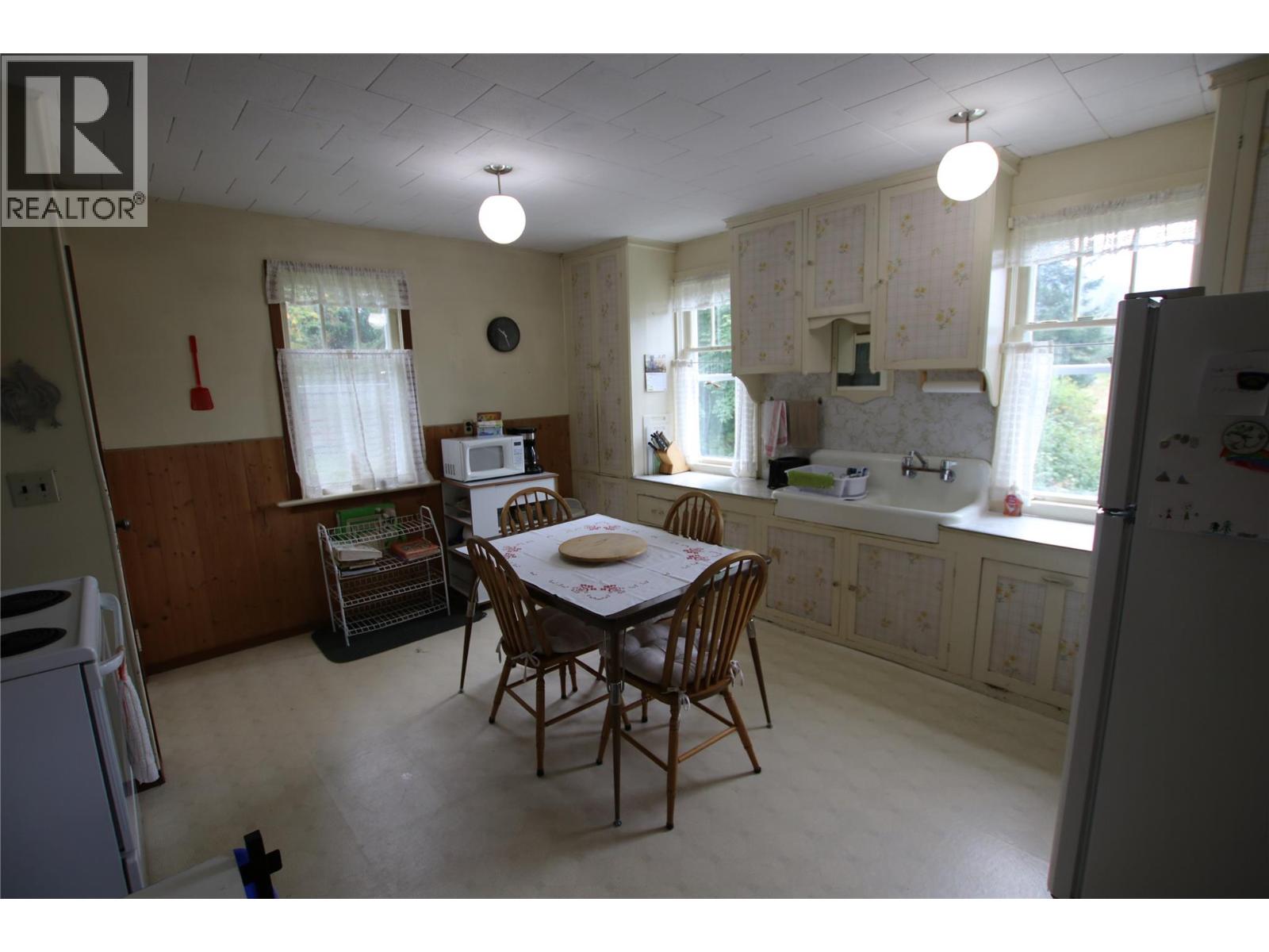 431 Alexander Road, Nakusp, British Columbia  V0G 1R1 - Photo 9 - 10380490