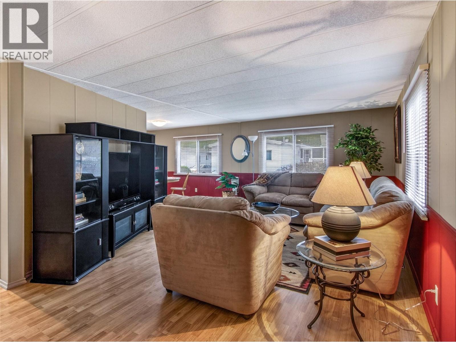 999 Burnaby Avenue Unit# 9, Penticton, British Columbia  V2A 1G7 - Photo 4 - 10374634