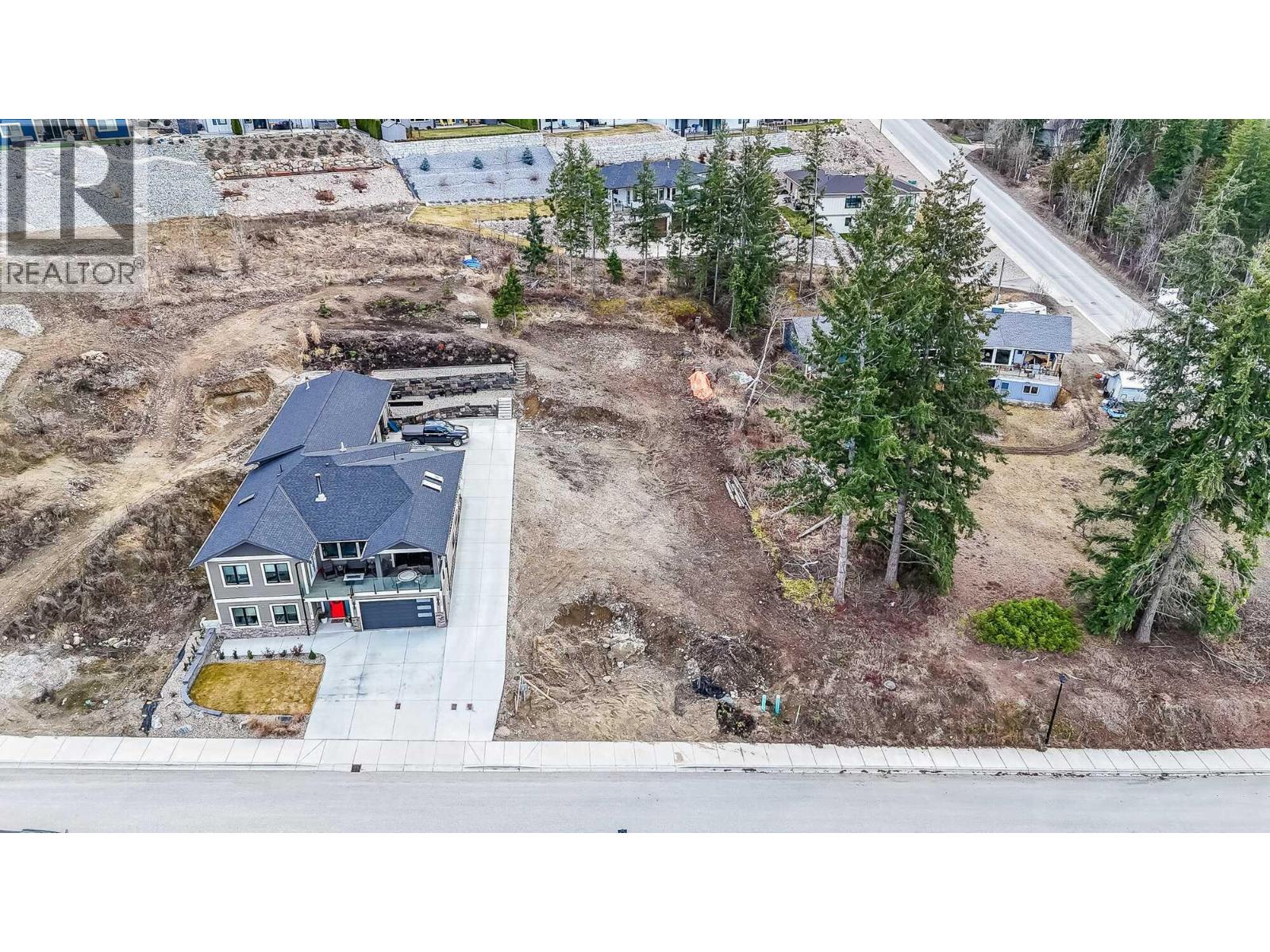 1060 16 Avenue Se, Salmon Arm, British Columbia  V1E 0H4 - Photo 13 - 10380032