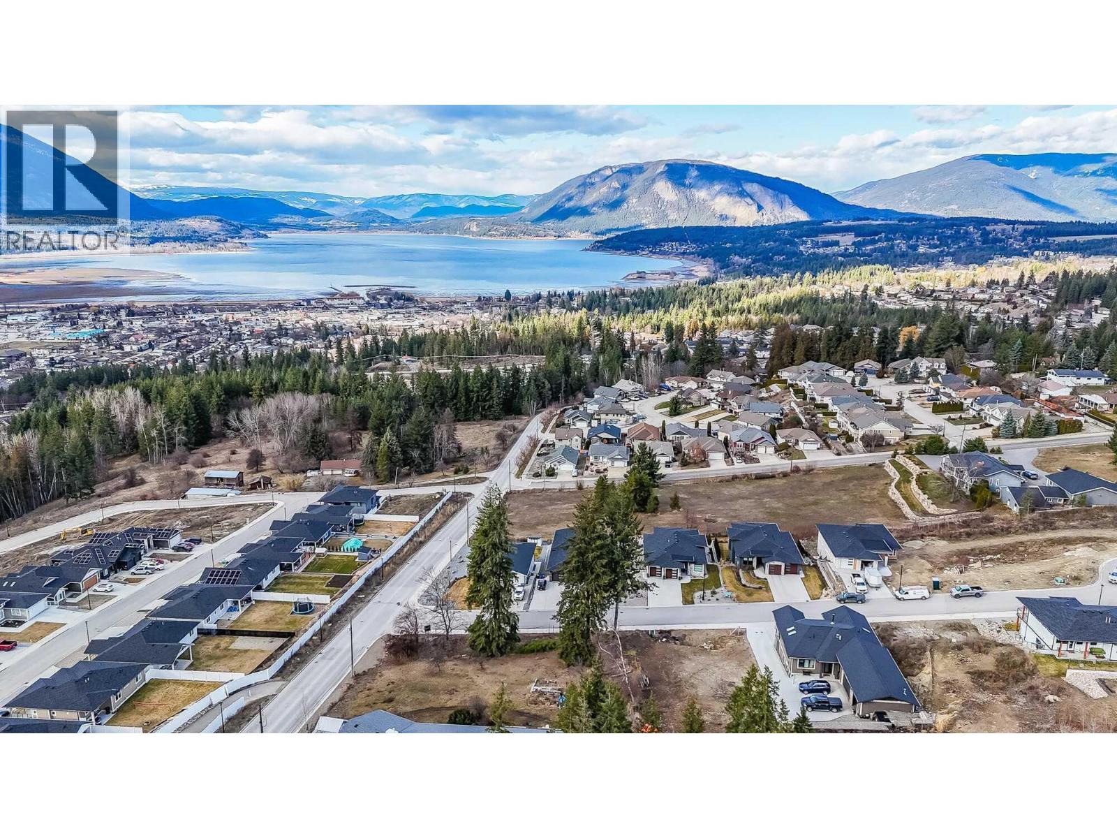 1060 16 Avenue Se, Salmon Arm, British Columbia  V1E 0H4 - Photo 9 - 10380032