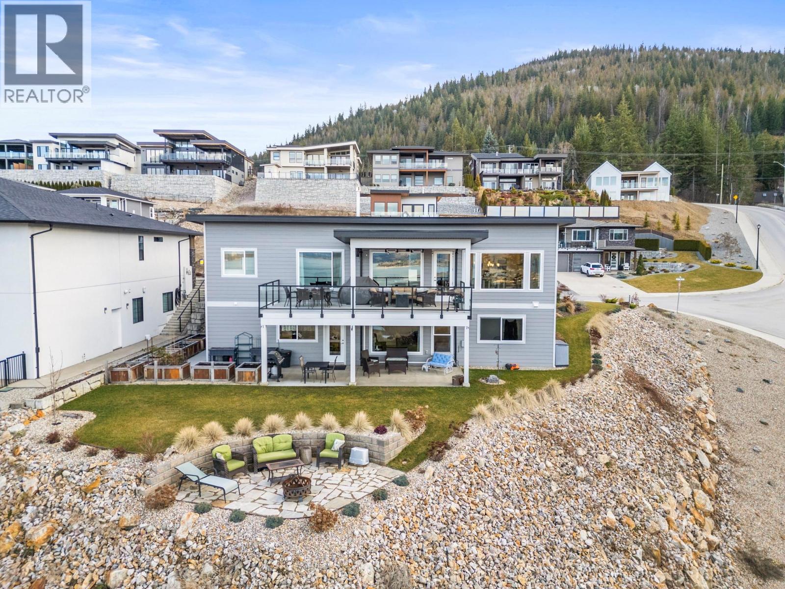 1021 17 Avenue SE, salmon arm, British Columbia