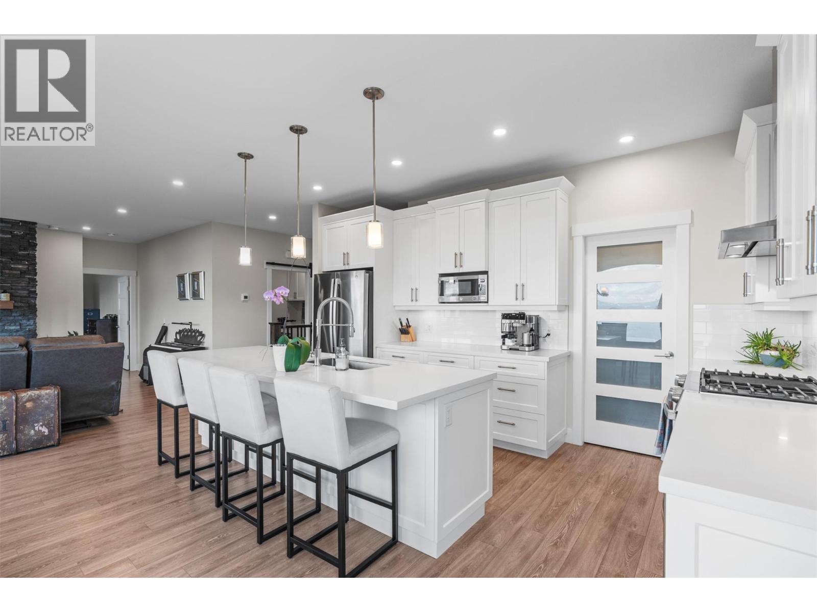 1021 17 Avenue Se, Salmon Arm, British Columbia  V1E 2G2 - Photo 11 - 10380030