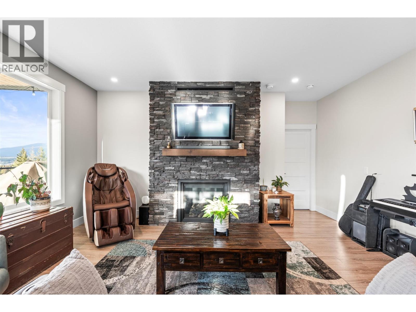 1021 17 Avenue Se, Salmon Arm, British Columbia  V1E 2G2 - Photo 18 - 10380030