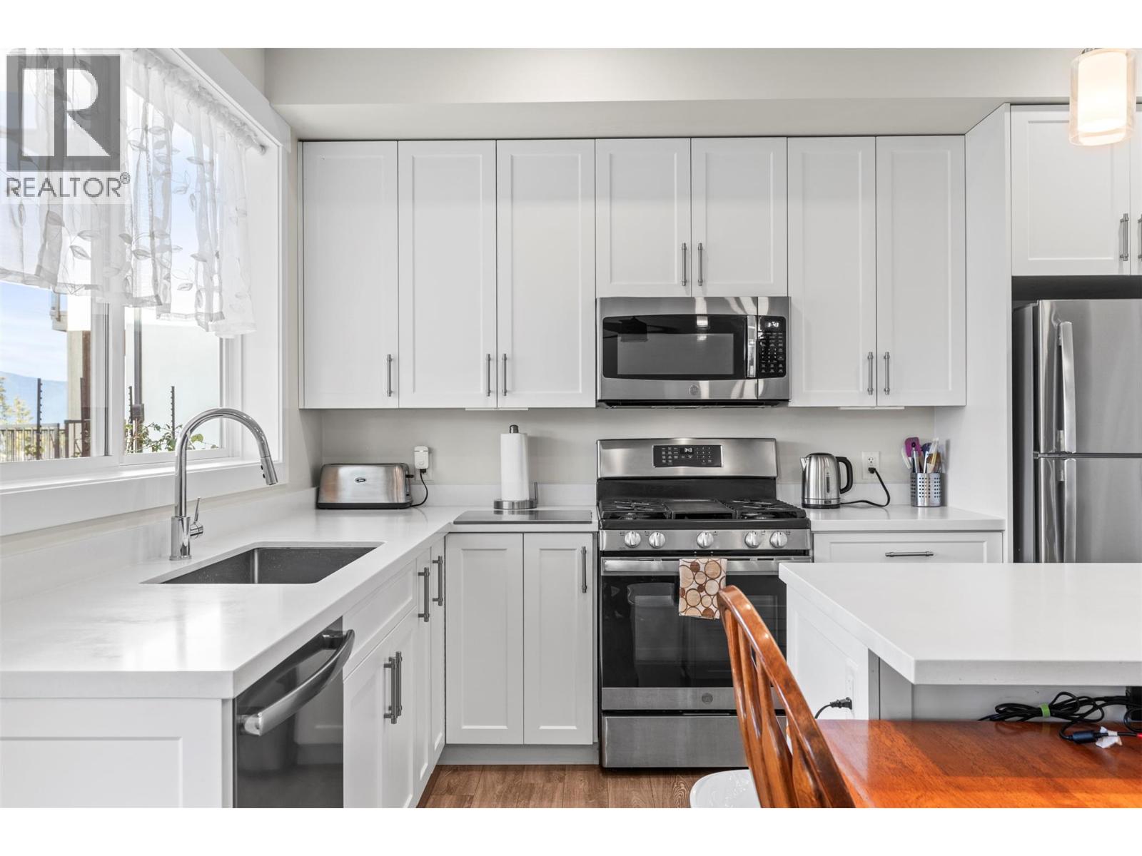 1021 17 Avenue Se, Salmon Arm, British Columbia  V1E 2G2 - Photo 49 - 10380030