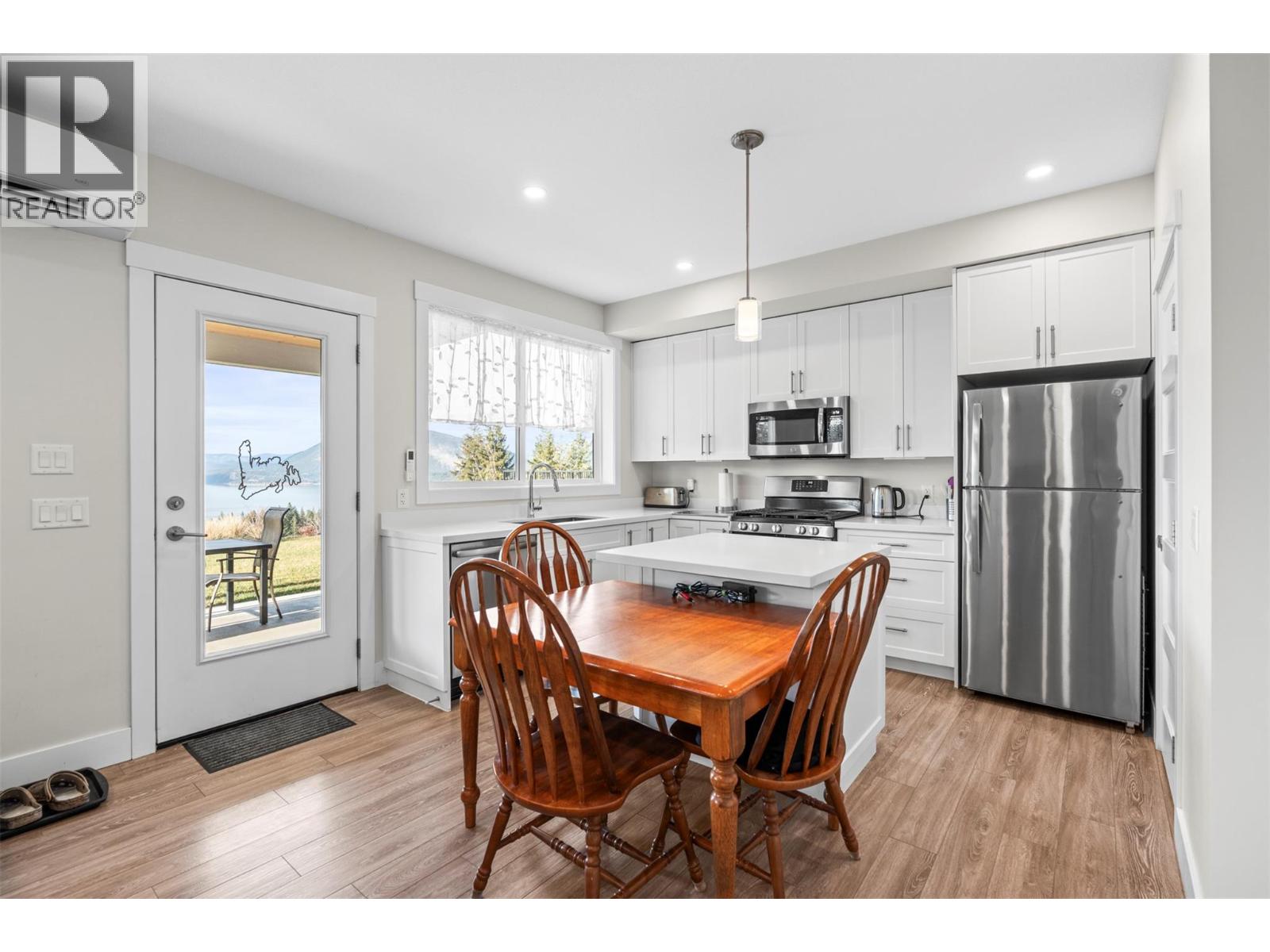 1021 17 Avenue Se, Salmon Arm, British Columbia  V1E 2G2 - Photo 51 - 10380030