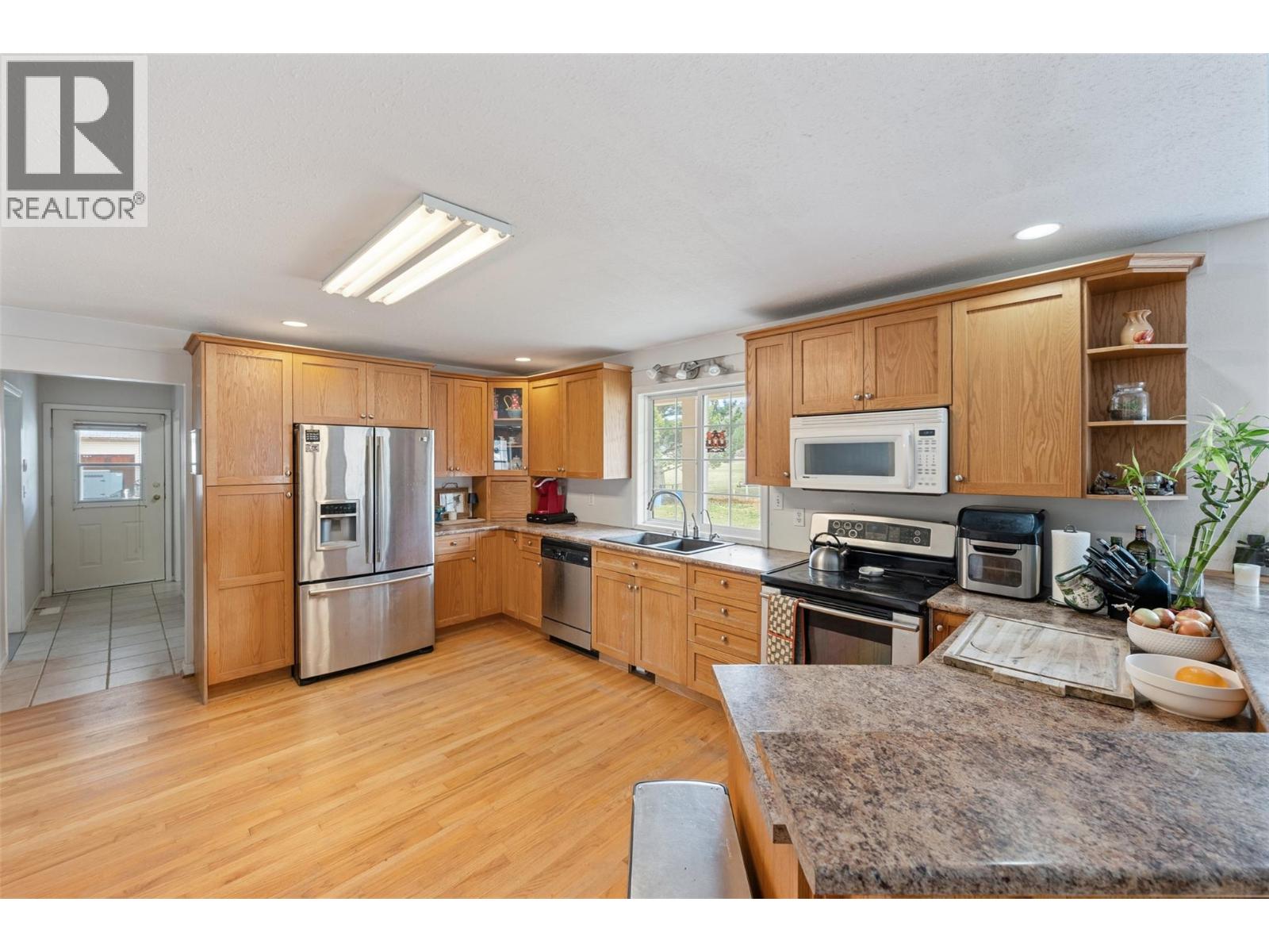 351 Jones Way Road, Oliver, British Columbia  V0H 1T5 - Photo 19 - 10380051