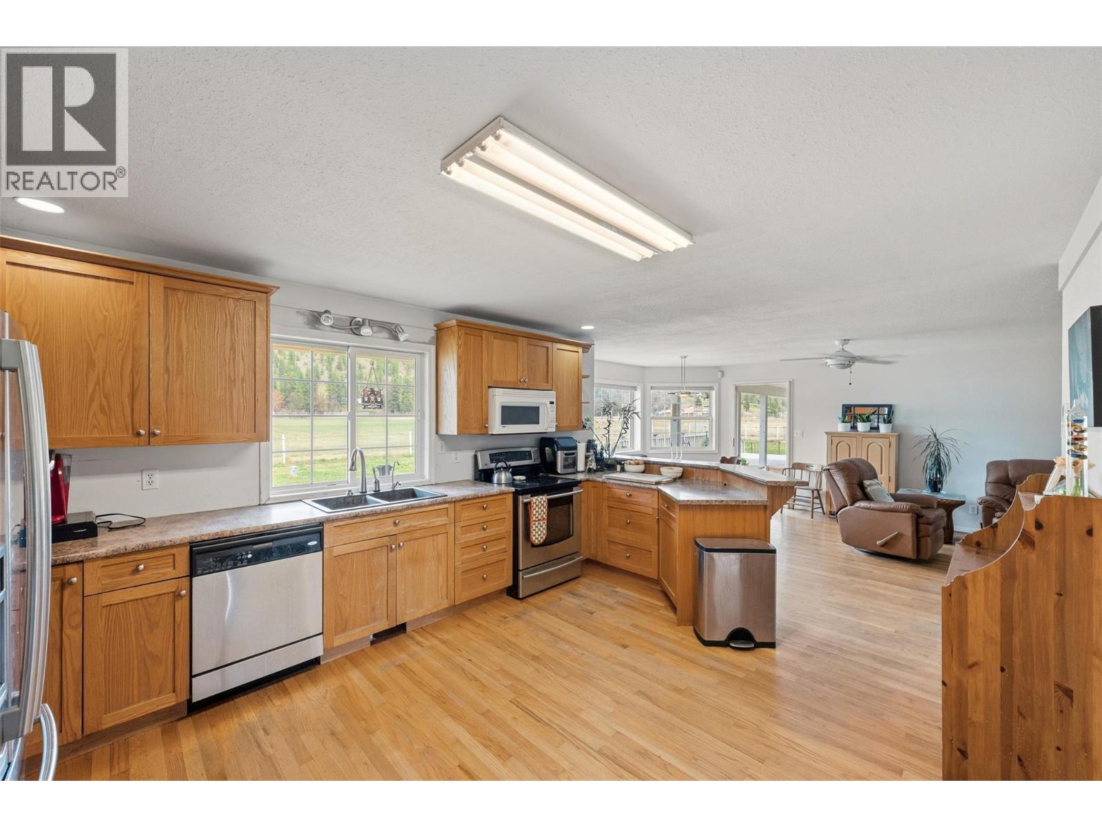 351 Jones Way Road, Oliver, British Columbia  V0H 1T5 - Photo 21 - 10380051