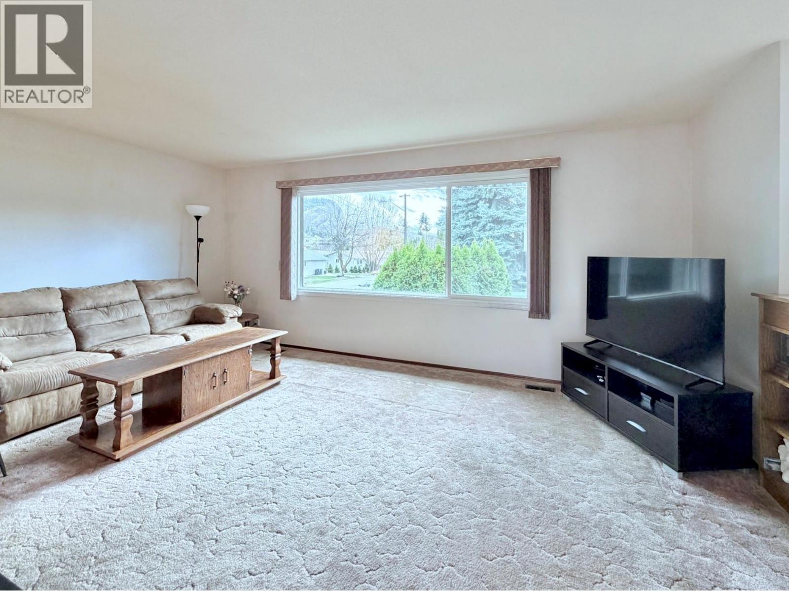 11102 Scott Street, Summerland, British Columbia  V0H 1Z0 - Photo 10 - 10380332