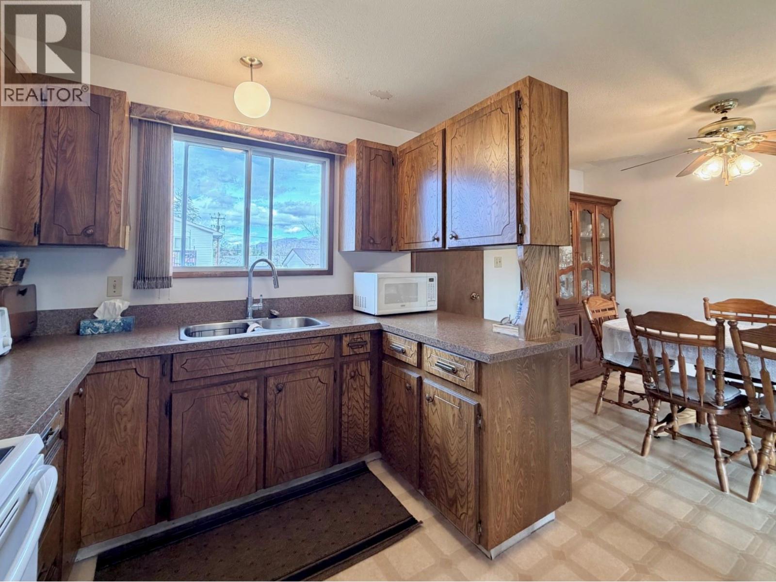 11102 Scott Street, Summerland, British Columbia  V0H 1Z0 - Photo 13 - 10380332