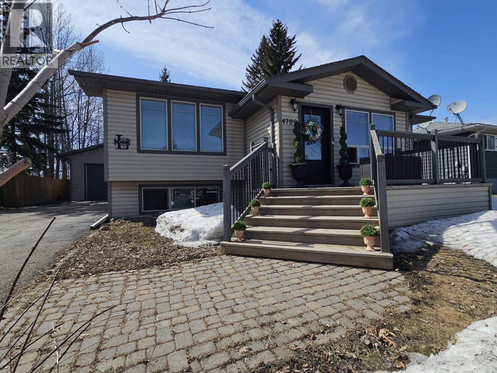 4709 45 Street NE, chetwynd, British Columbia