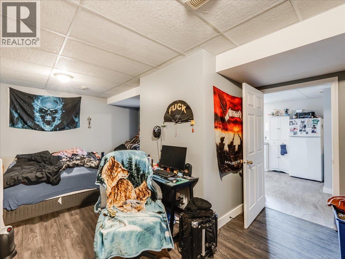 2421 12th Avenue, Castlegar, British Columbia  V1N 4A9 - Photo 34 - 10380279