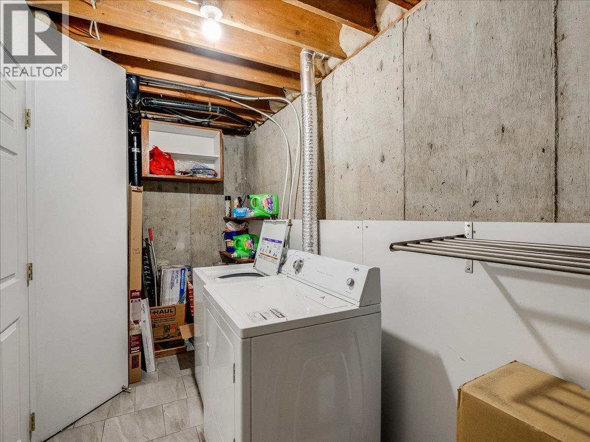 2421 12th Avenue, Castlegar, British Columbia  V1N 4A9 - Photo 39 - 10380279