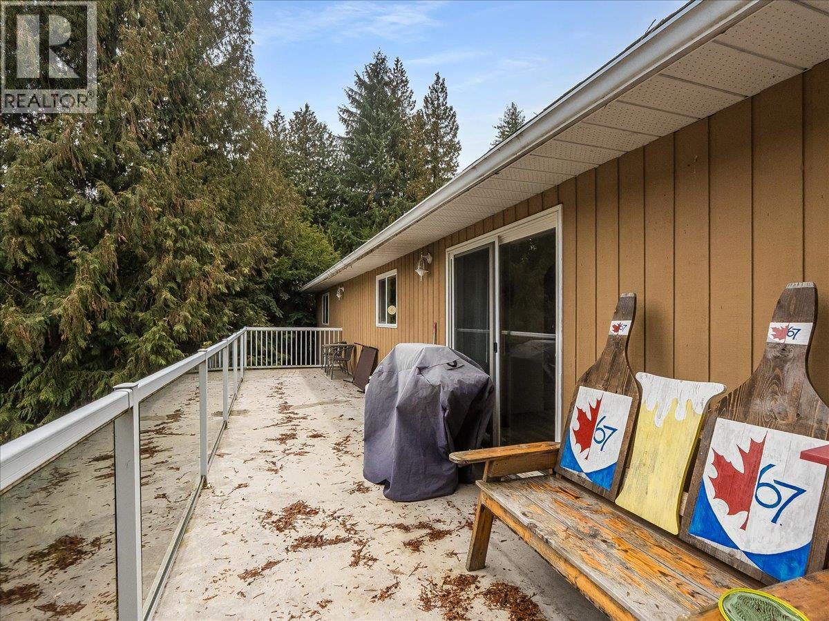 2421 12th Avenue, Castlegar, British Columbia  V1N 4A9 - Photo 40 - 10380279