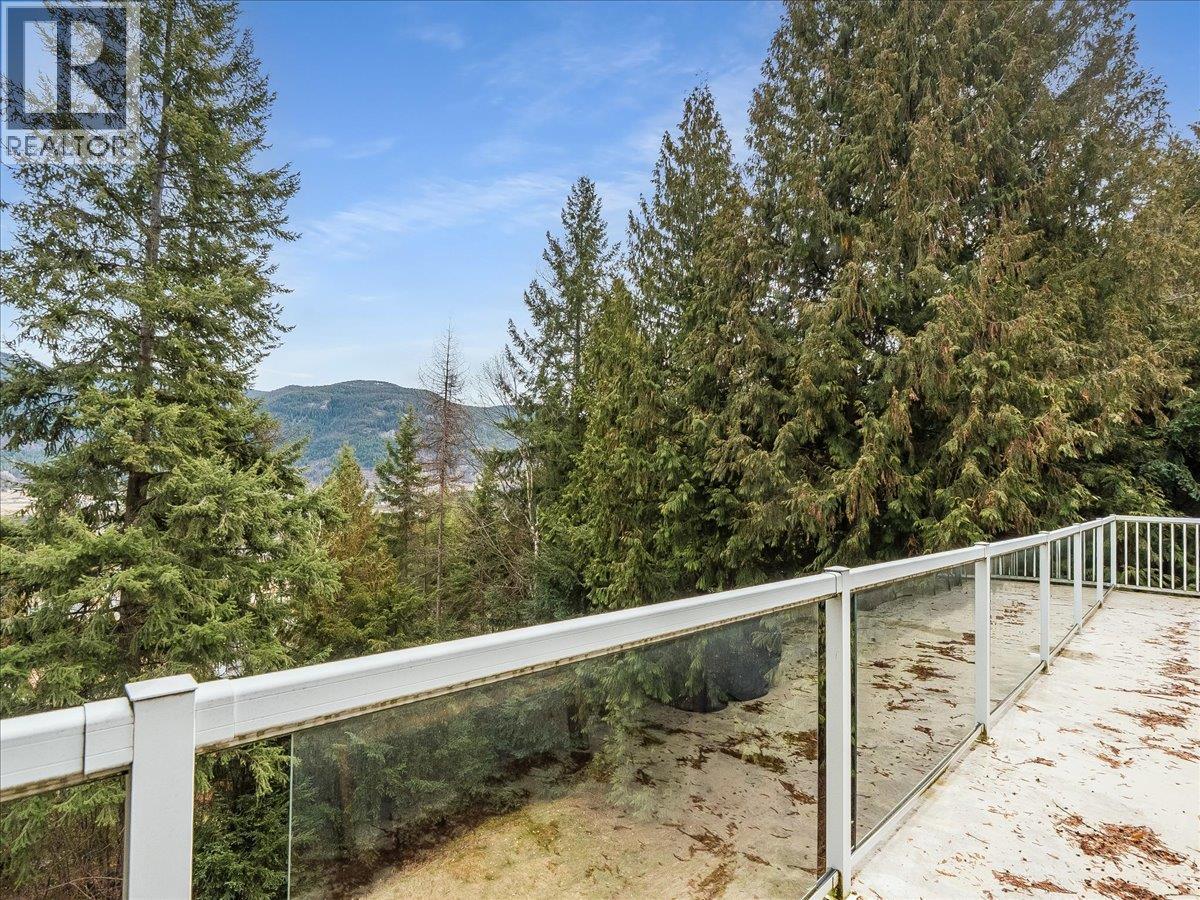 2421 12th Avenue, Castlegar, British Columbia  V1N 4A9 - Photo 42 - 10380279