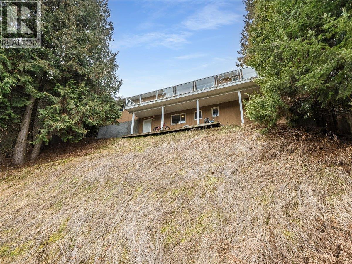 2421 12th Avenue, Castlegar, British Columbia  V1N 4A9 - Photo 45 - 10380279