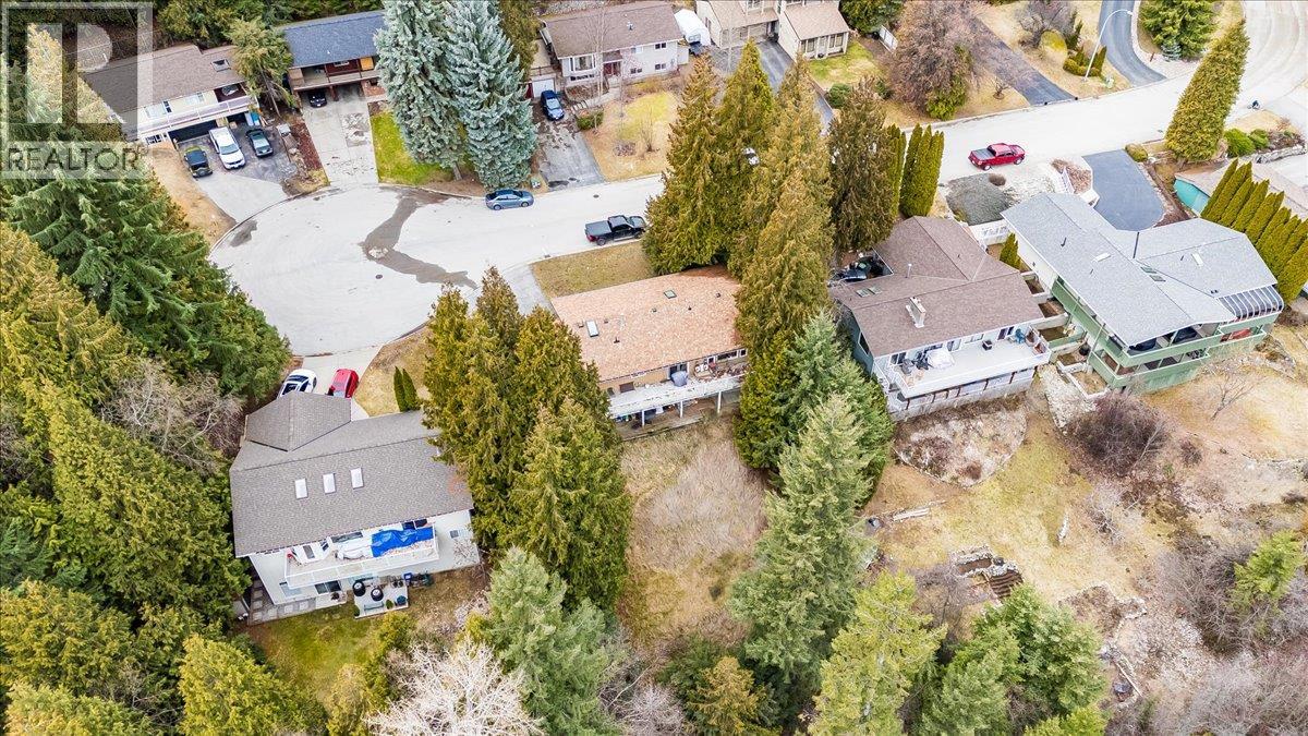 2421 12th Avenue, Castlegar, British Columbia  V1N 4A9 - Photo 48 - 10380279