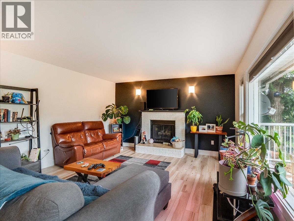 2421 12th Avenue, Castlegar, British Columbia  V1N 4A9 - Photo 7 - 10380279
