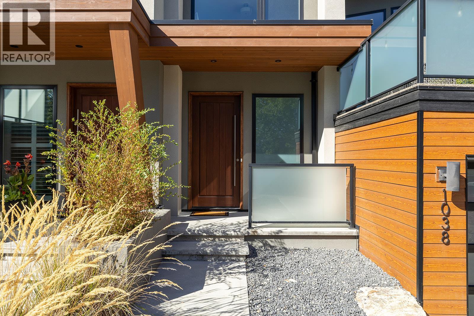 1038 Wilson Avenue, Kelowna, British Columbia  V1Y 6Y3 - Photo 3 - 10380283