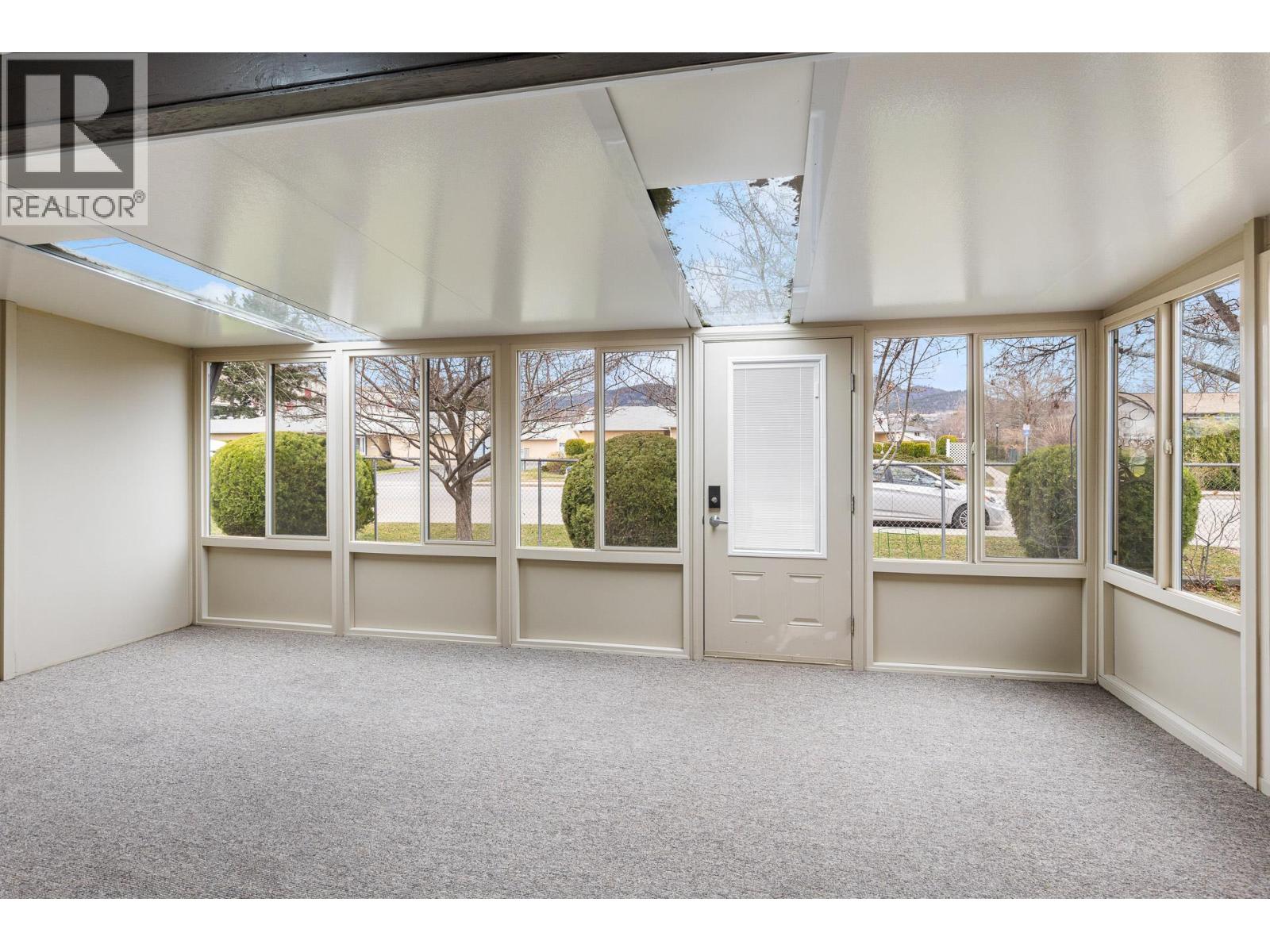 200 Gerstmar Road Unit# 16, Kelowna, British Columbia  V1X 4A7 - Photo 4 - 10380208