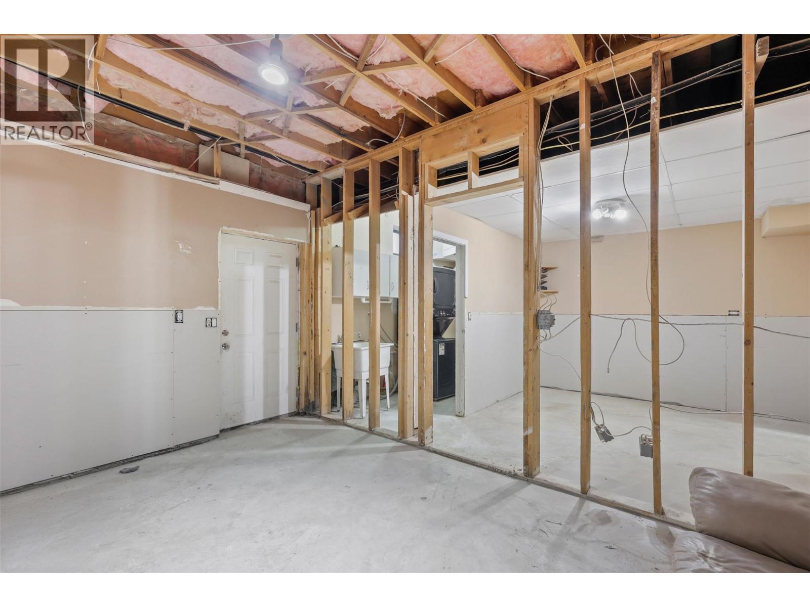2156 Van Horne Drive, Kamloops, British Columbia  V1S 1L7 - Photo 52 - 10362011