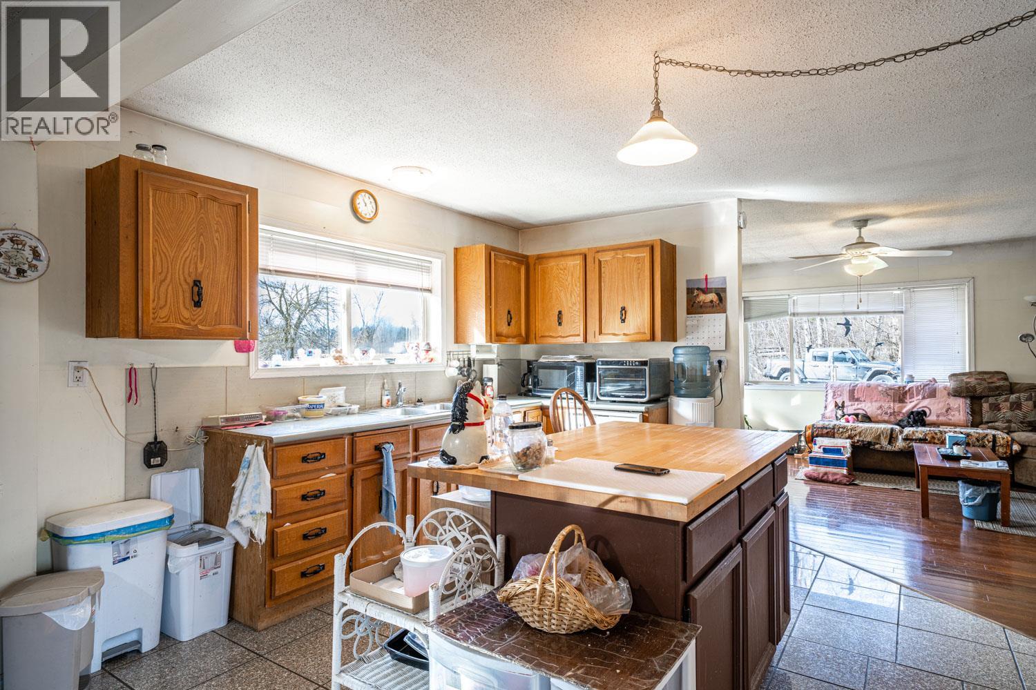 4536 97a Highway, Spallumcheen, British Columbia  V4Y 0S1 - Photo 11 - 10380314