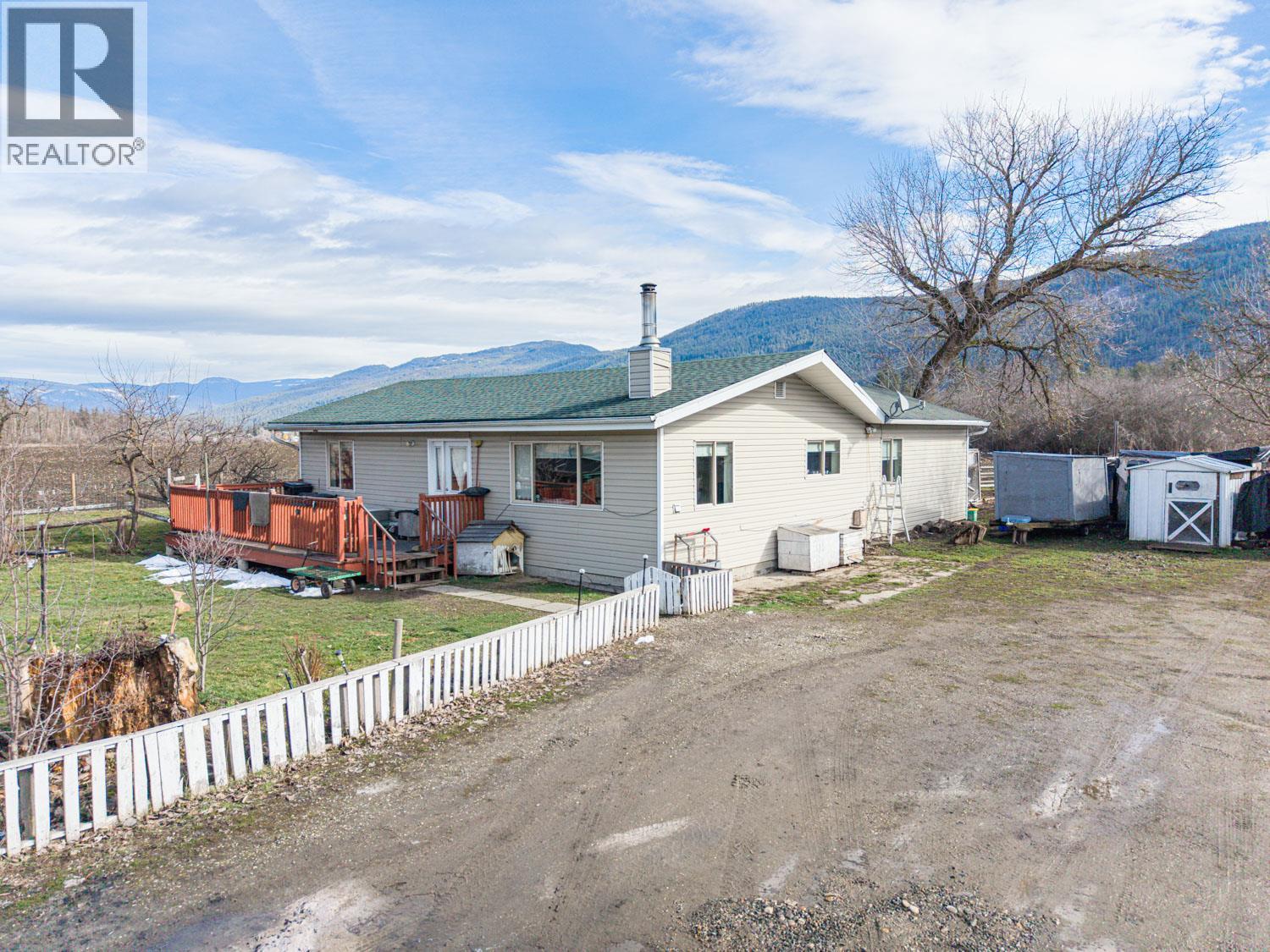 4536 97a Highway, Spallumcheen, British Columbia  V4Y 0S1 - Photo 2 - 10380314