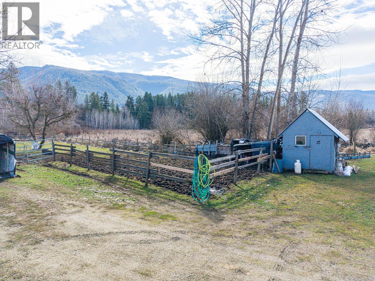 4536 97a Highway, Spallumcheen, British Columbia  V4Y 0S1 - Photo 26 - 10380314