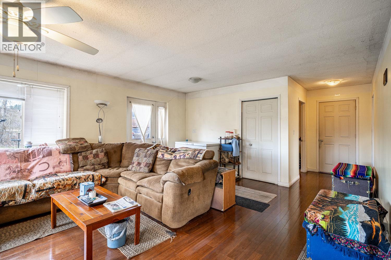 4536 97a Highway, Spallumcheen, British Columbia  V4Y 0S1 - Photo 6 - 10380314