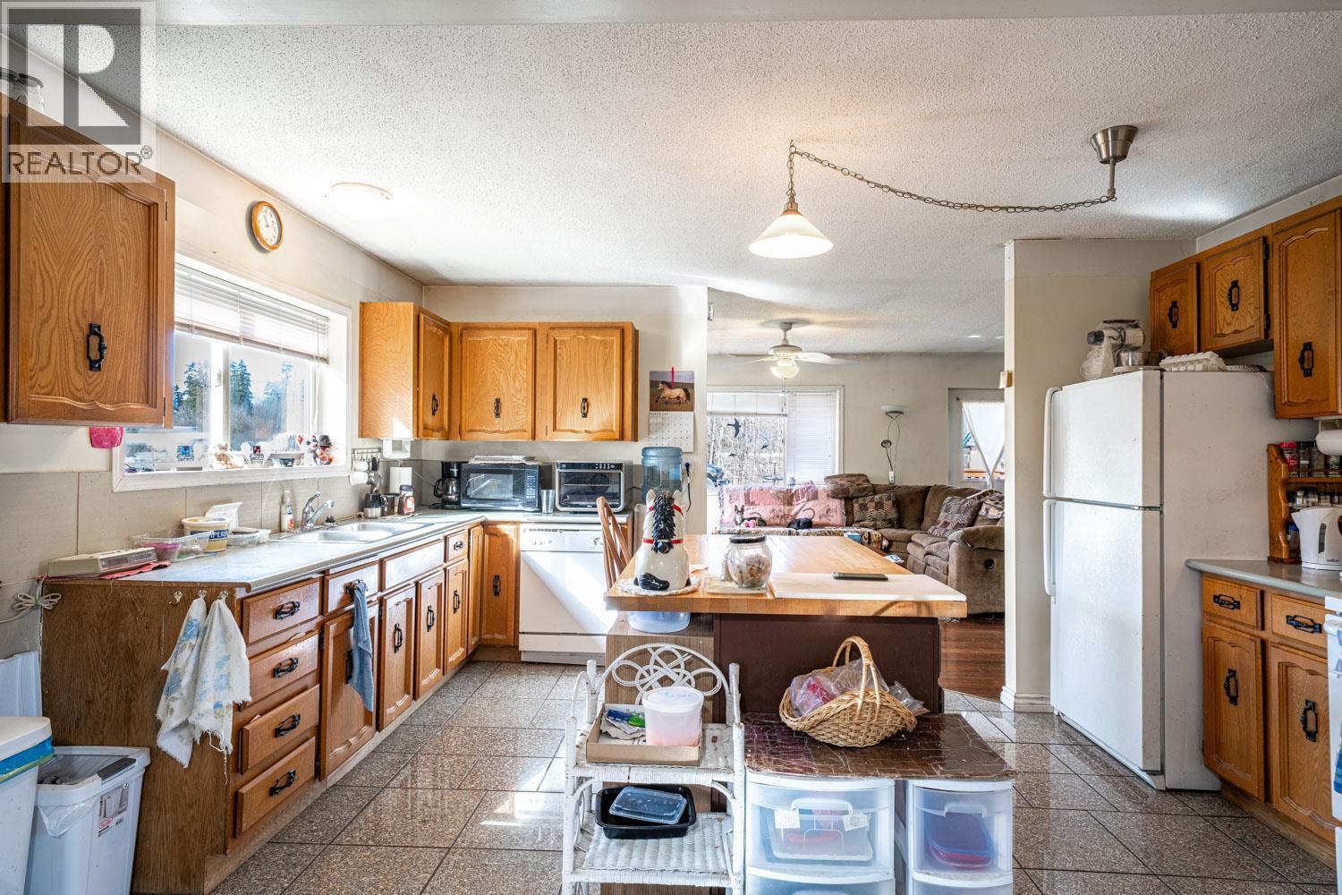 4536 97a Highway, Spallumcheen, British Columbia  V4Y 0S1 - Photo 7 - 10380314