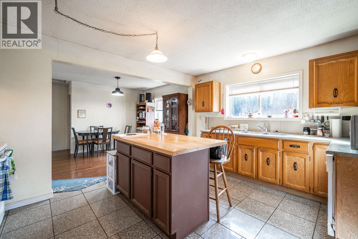 4536 97a Highway, Spallumcheen, British Columbia  V4Y 0S1 - Photo 8 - 10380314