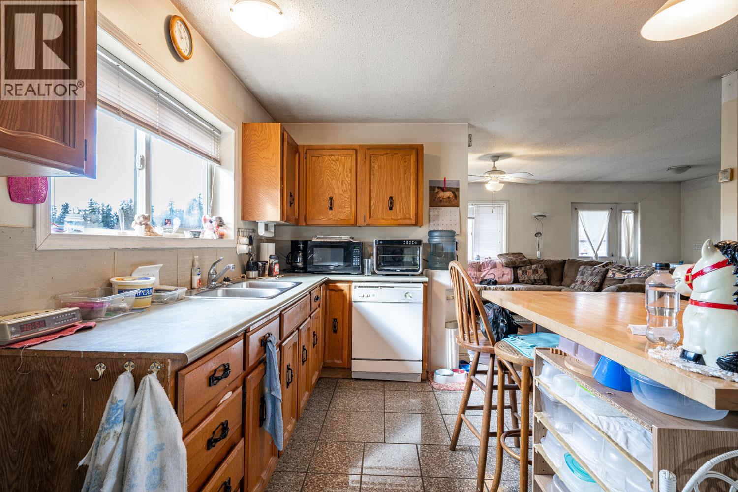 4536 97a Highway, Spallumcheen, British Columbia  V4Y 0S1 - Photo 9 - 10380314