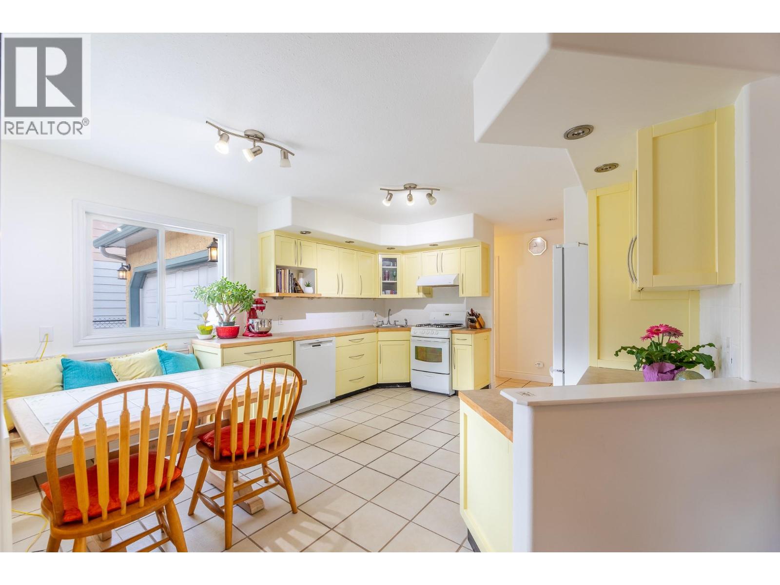 11020 Adams Avenue, Summerland, British Columbia  V0H 1Z2 - Photo 5 - 10379089