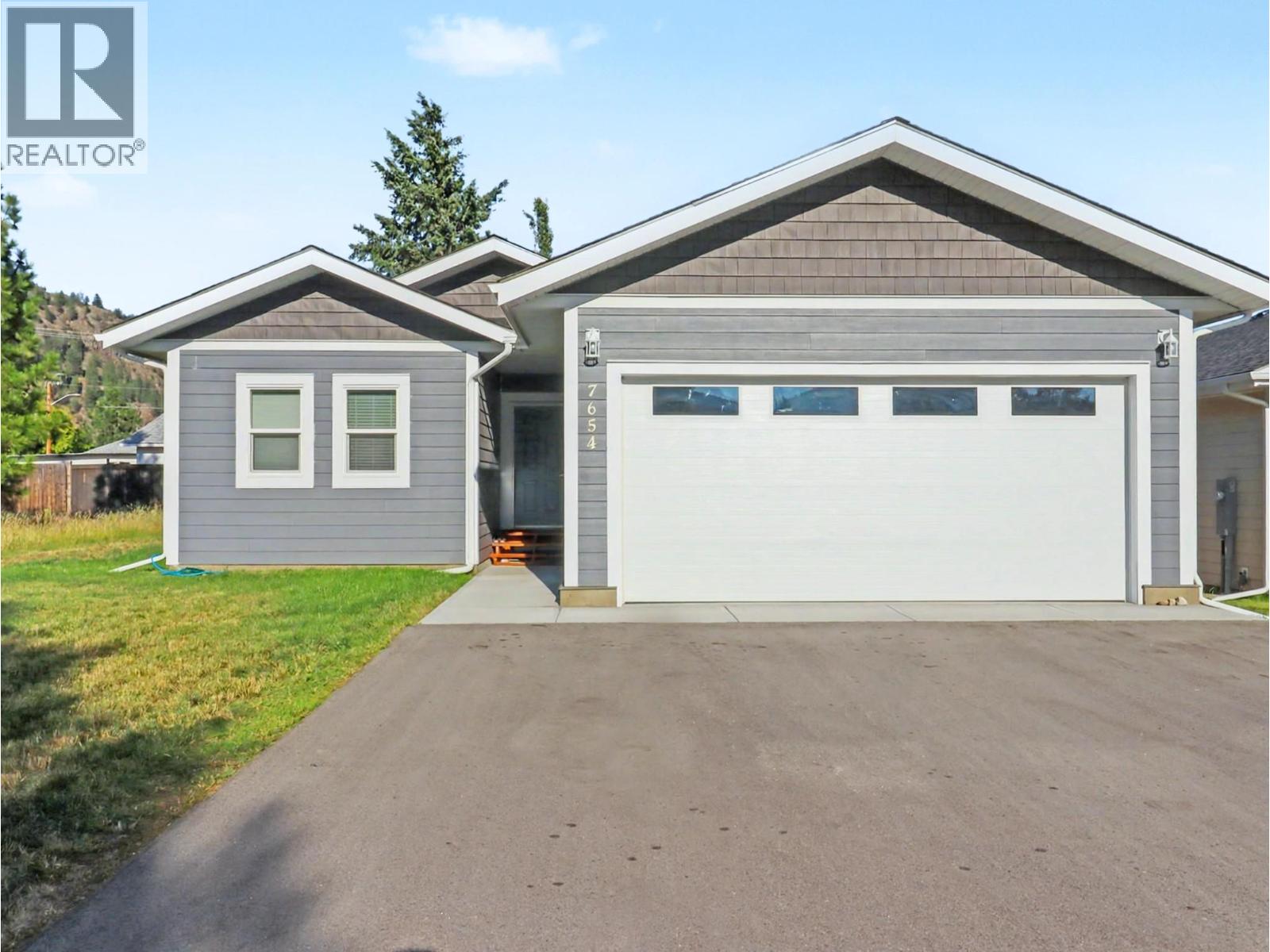 7654 18th Street, Grand Forks, British Columbia  V0H 1H2 - Photo 1 - 10380403