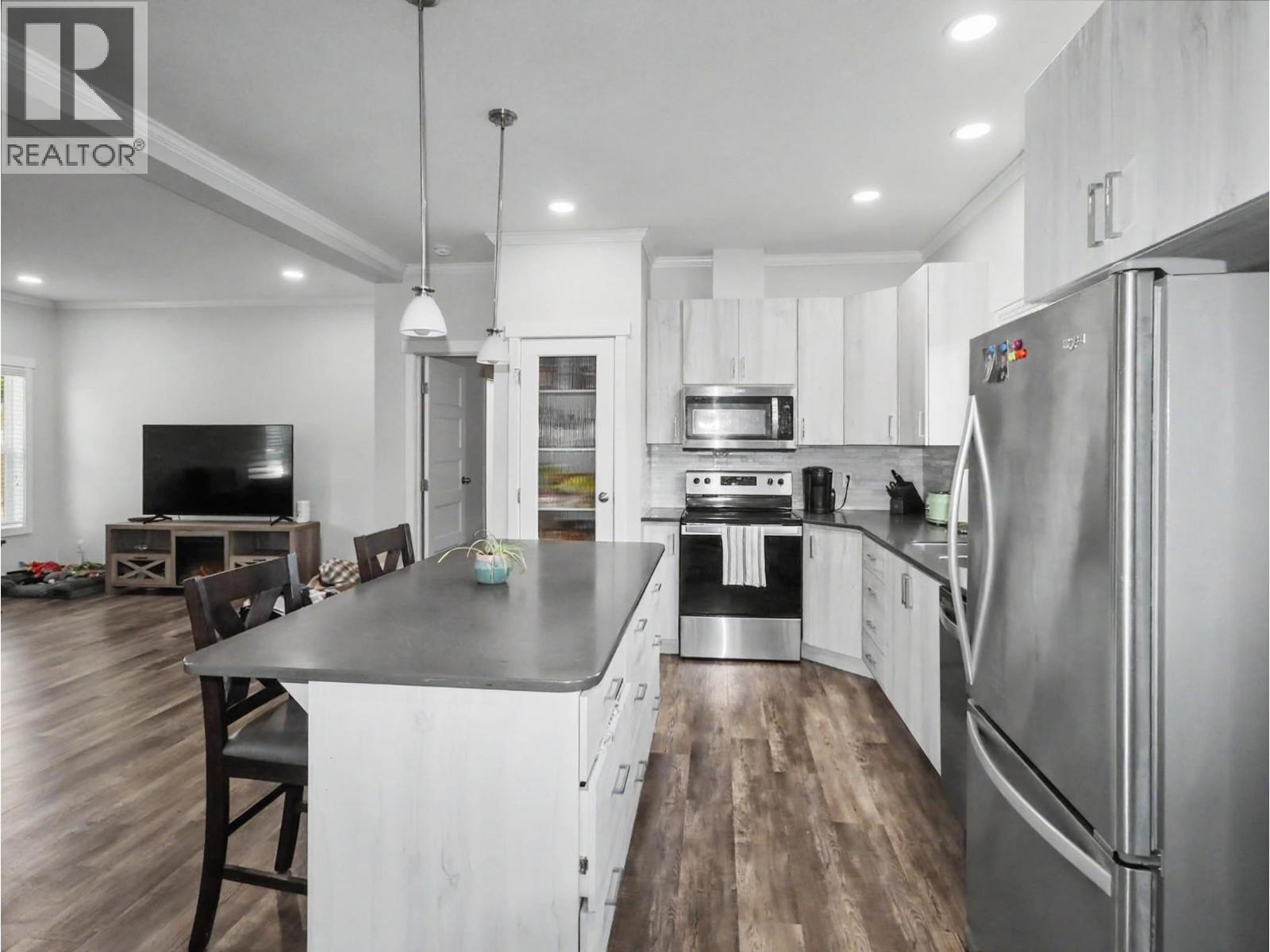 7654 18th Street, Grand Forks, British Columbia  V0H 1H2 - Photo 6 - 10380403