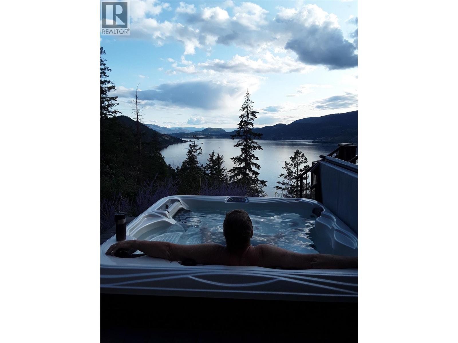 1252 Kyndree Court, Kelowna, British Columbia  V1V 1H1 - Photo 5 - 10380566