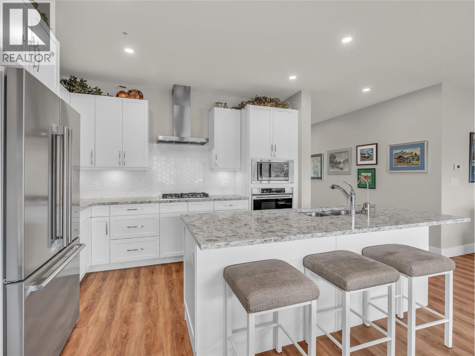 300 Vista Park Unit# 322, Penticton, British Columbia  V2A 0B2 - Photo 4 - 10380477