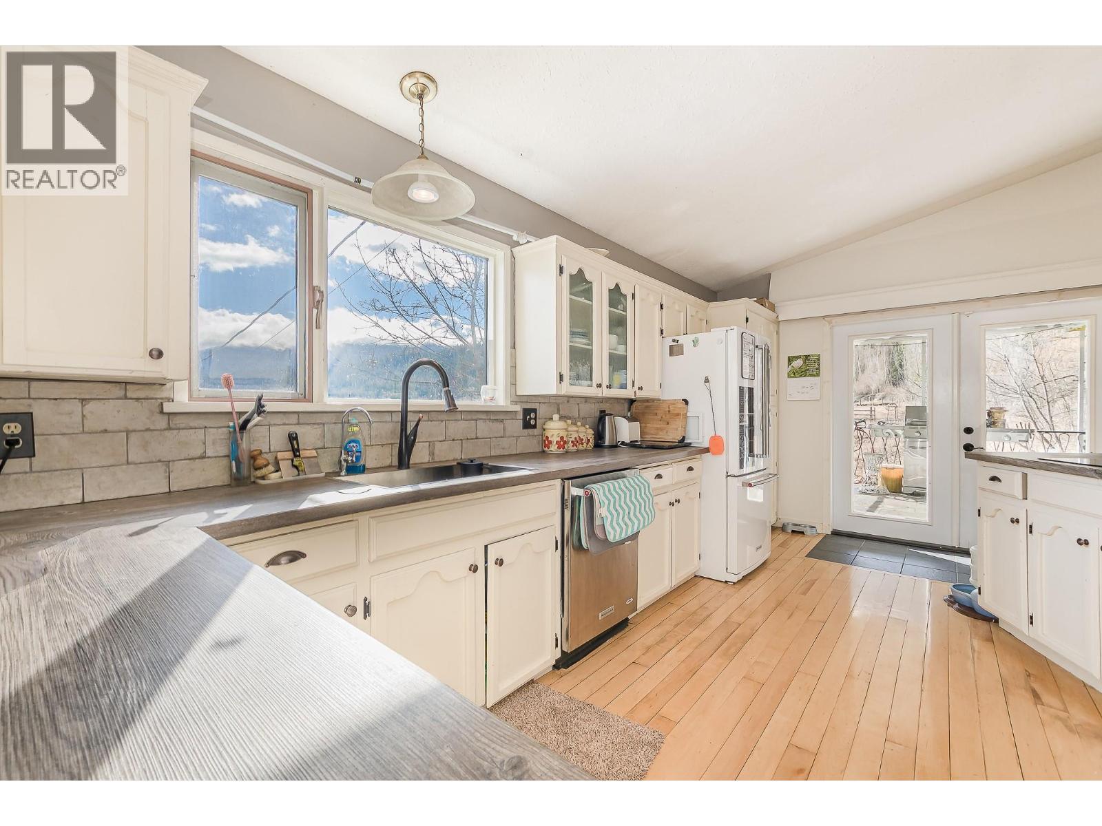 3668 Trinity Valley Road, Enderby, British Columbia  V0E 1V5 - Photo 14 - 10379998