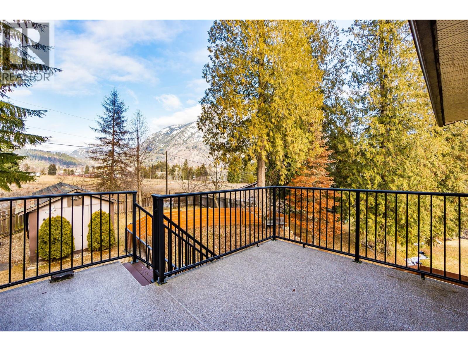 716 Lynnwood Crescent, Castlegar, British Columbia  V1N 1E2 - Photo 2 - 10380550