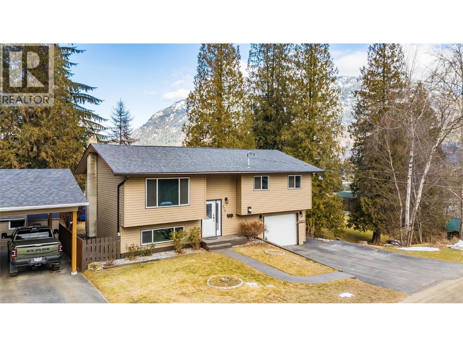 716 Lynnwood Crescent, Castlegar, British Columbia  V1N 1E2 - Photo 3 - 10380550