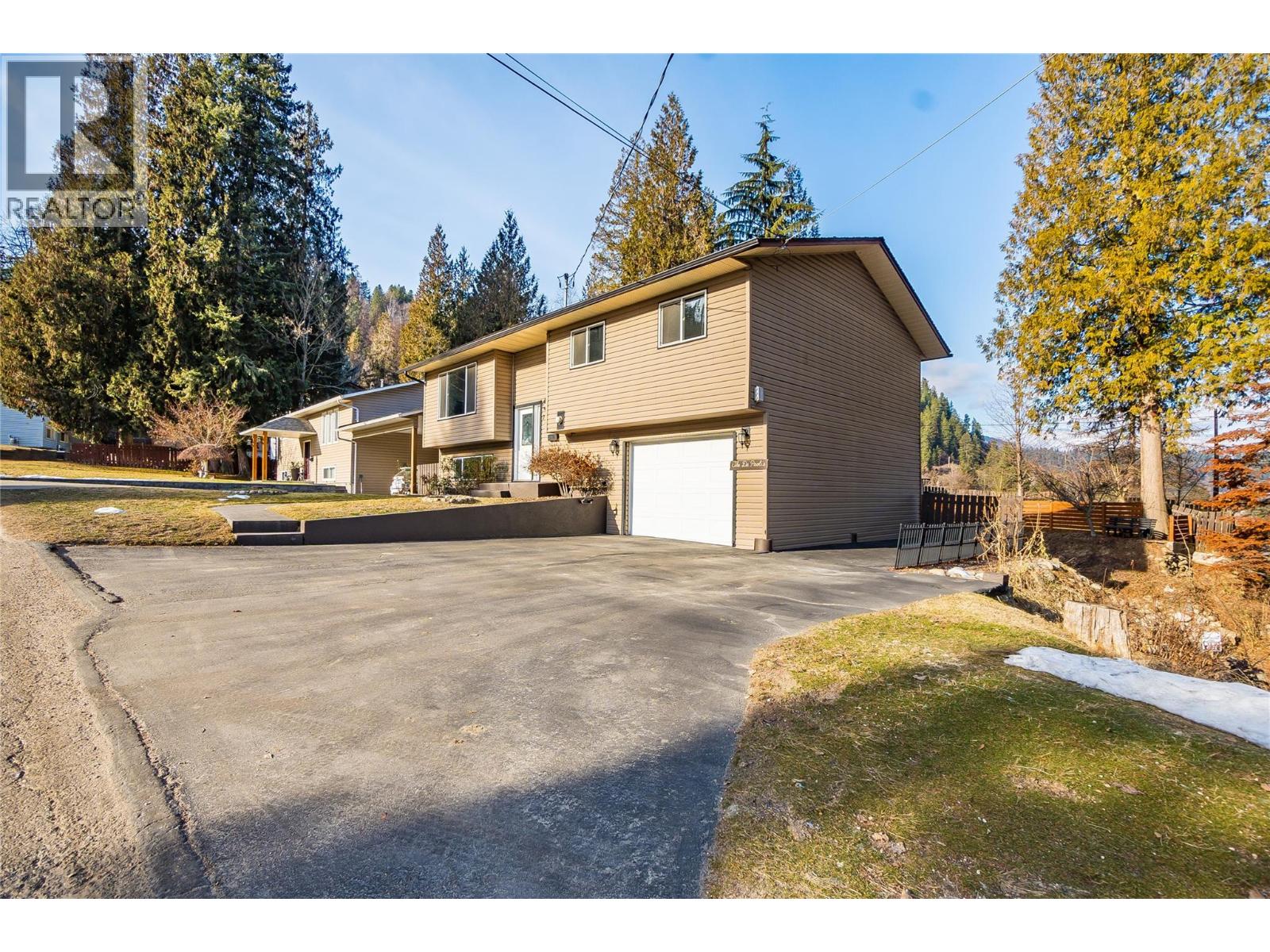 716 Lynnwood Crescent, Castlegar, British Columbia  V1N 1E2 - Photo 31 - 10380550