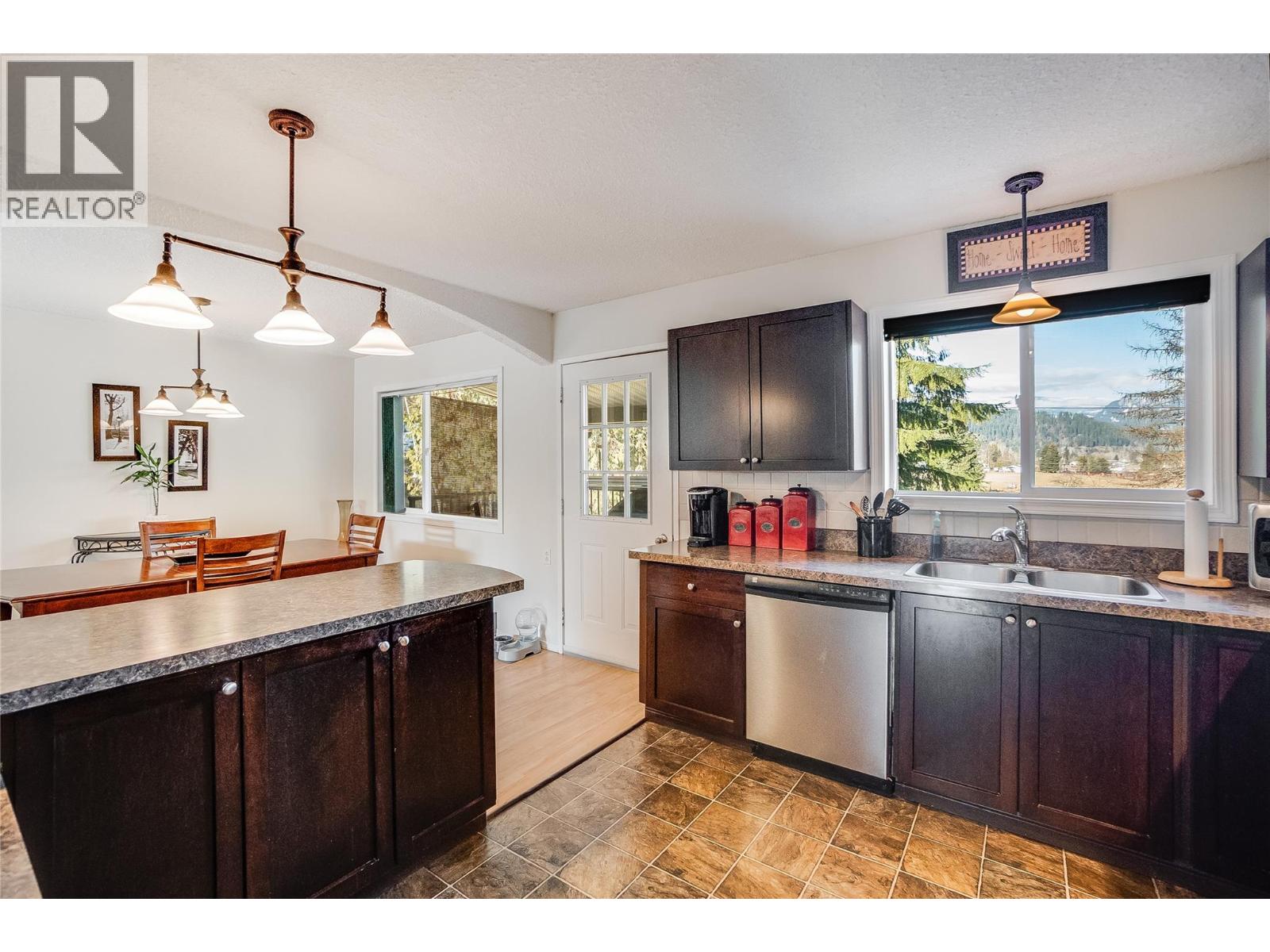 716 Lynnwood Crescent, Castlegar, British Columbia  V1N 1E2 - Photo 7 - 10380550