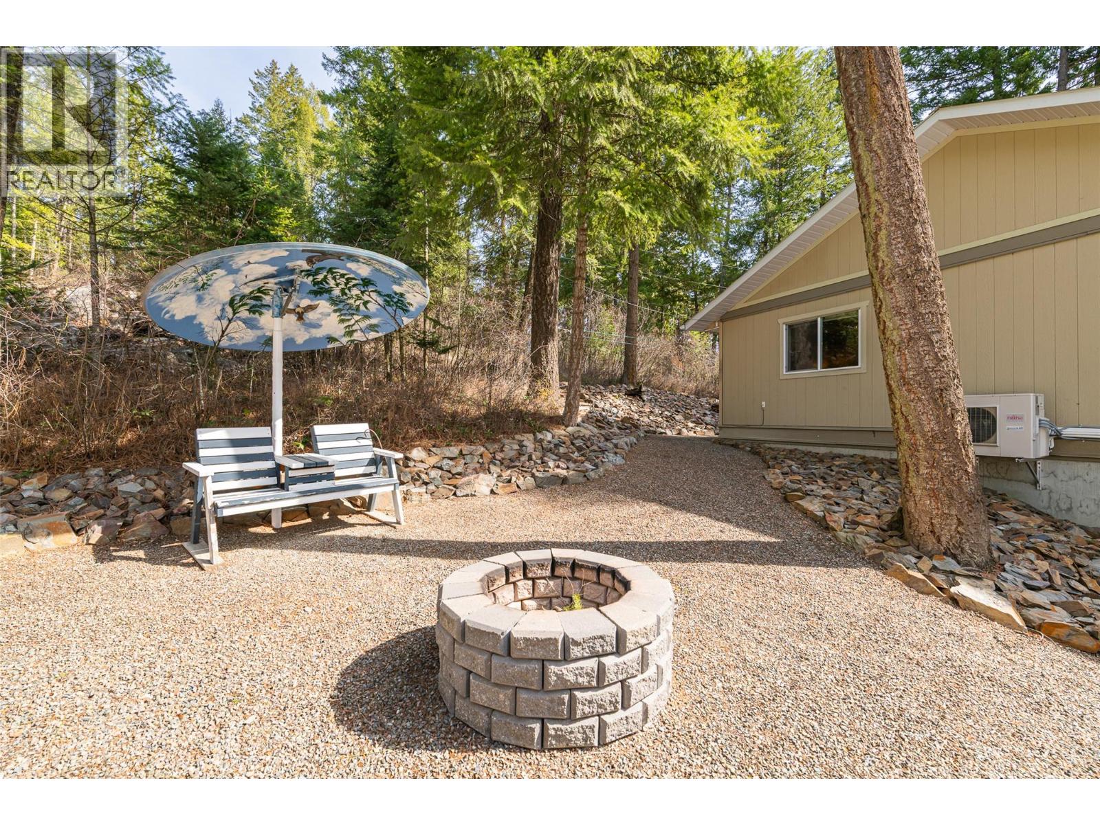 1988 Porthill Road, Lister, British Columbia  V0B 1G2 - Photo 37 - 10380500