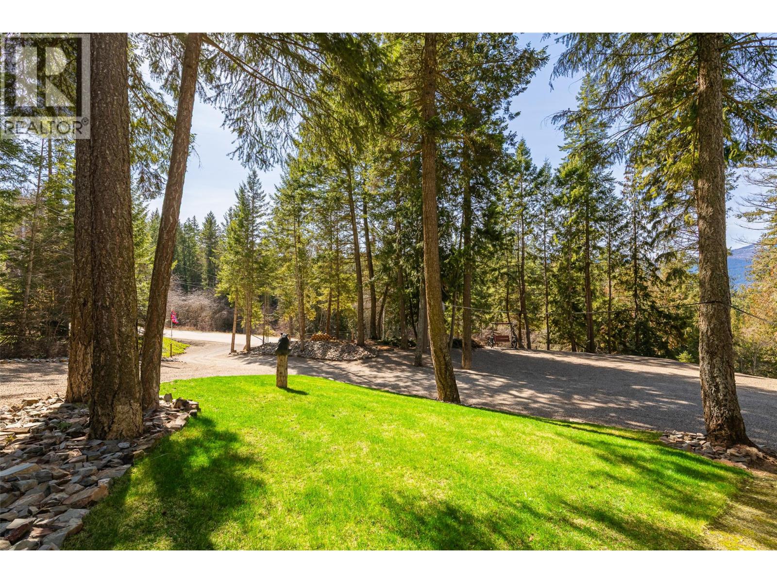 1988 Porthill Road, Lister, British Columbia  V0B 1G2 - Photo 4 - 10380500