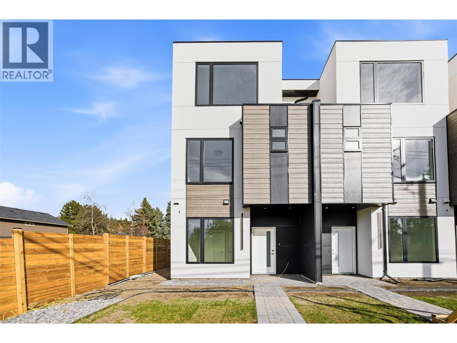 4563 Gordon Drive, kelowna, British Columbia