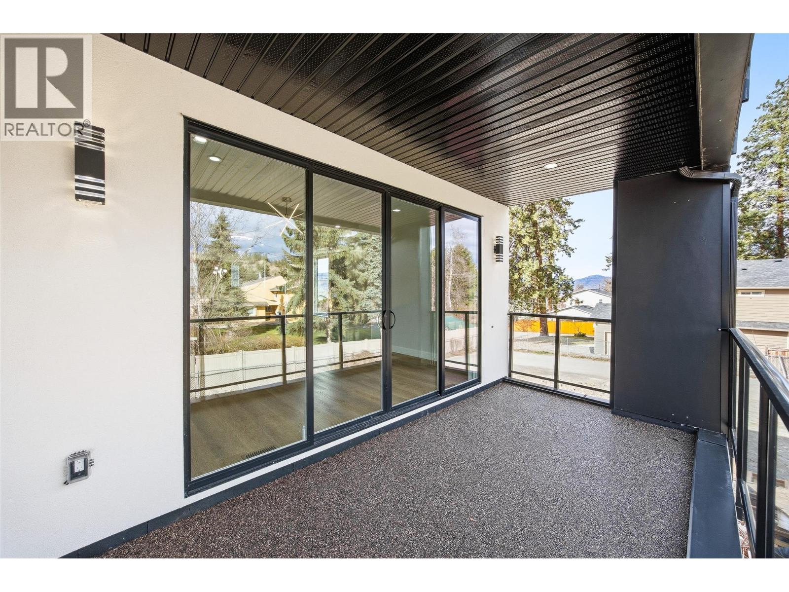 4563 Gordon Drive, Kelowna, British Columbia  V1W 1T3 - Photo 11 - 10378327