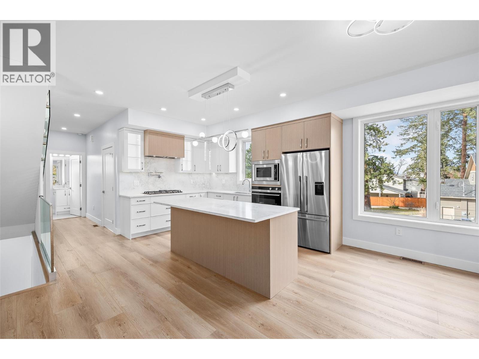 4563 Gordon Drive, Kelowna, British Columbia  V1W 1T3 - Photo 3 - 10378327