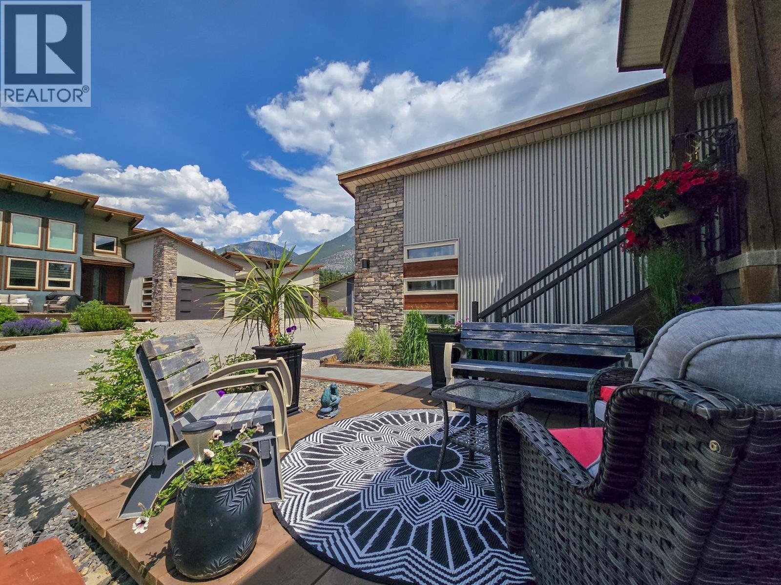 4926 Timber Ridge Road Unit# 8, Windermere, British Columbia  V0A 1K3 - Photo 2 - 10380232