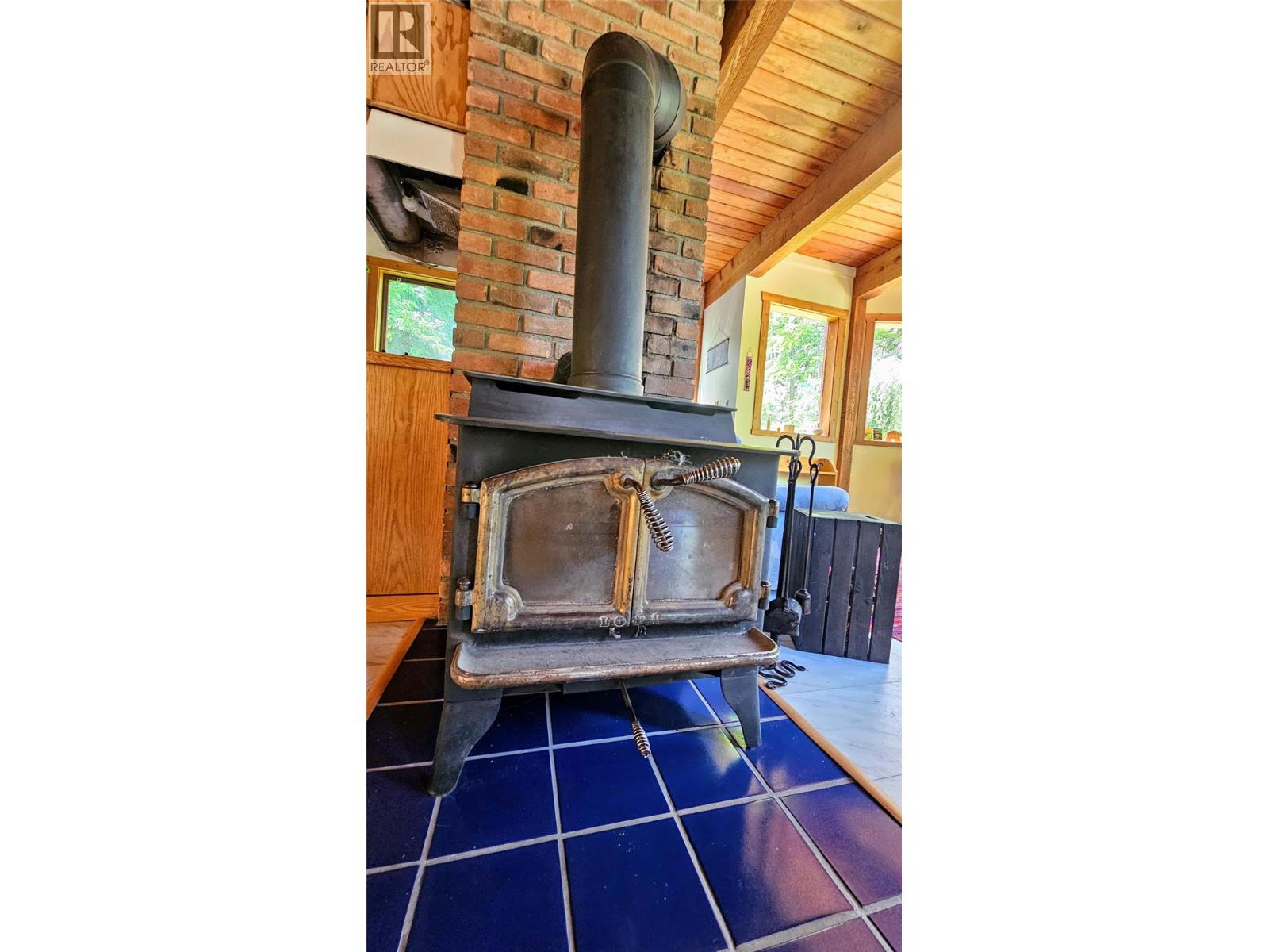 8496 B Procter Road E, Procter, British Columbia  V1L 0B7 - Photo 14 - 10380536