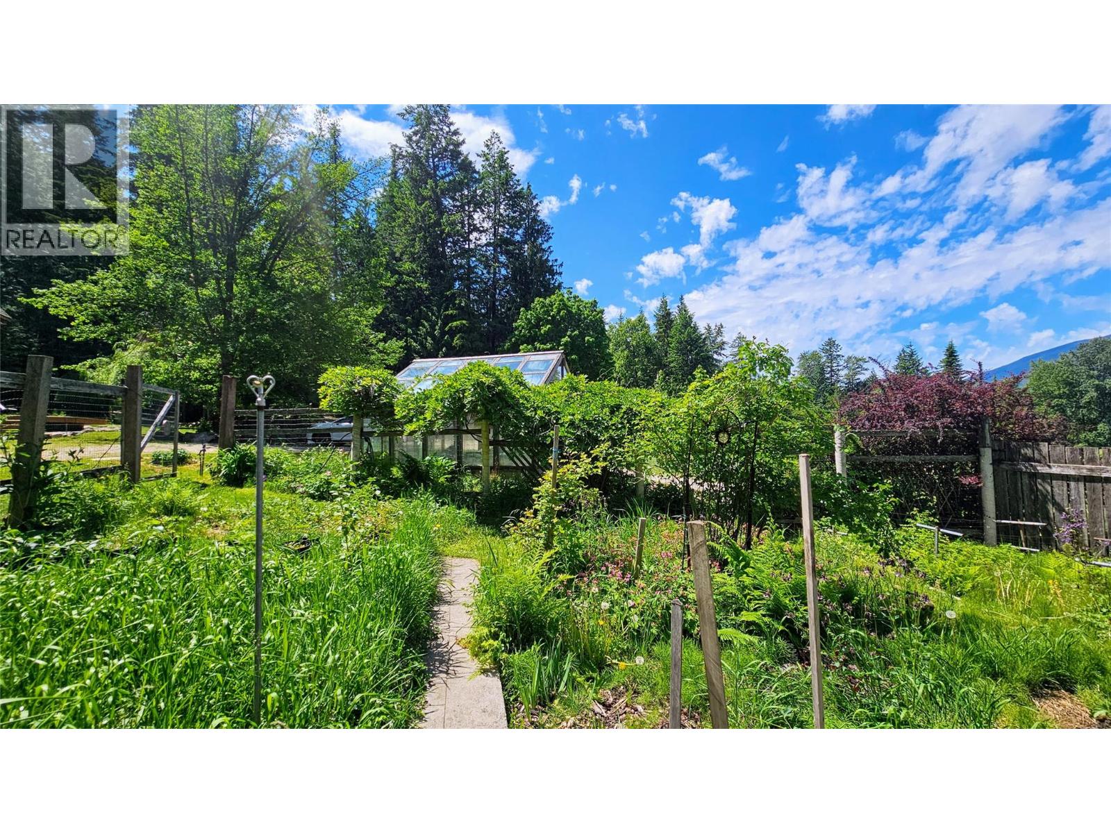 8496 B Procter Road E, Procter, British Columbia  V1L 0B7 - Photo 37 - 10380536