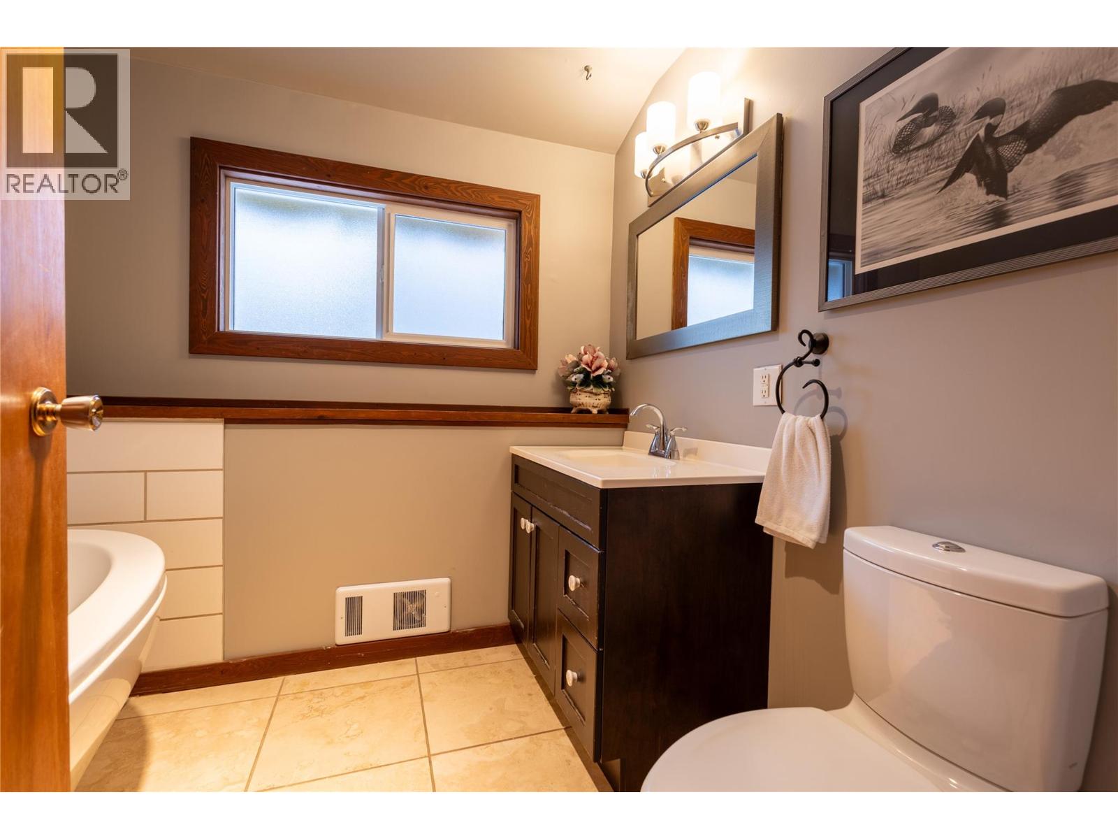 3697 Blewett Road, Nelson, British Columbia  V1L 6V8 - Photo 39 - 10379808